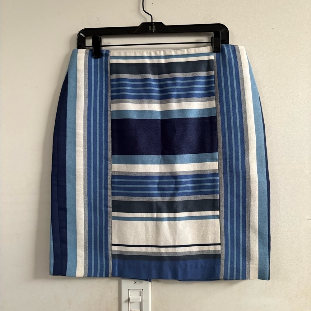 J. Mclaughlin Blue And White Striped Pencil Skirt. Size 8 Business Career